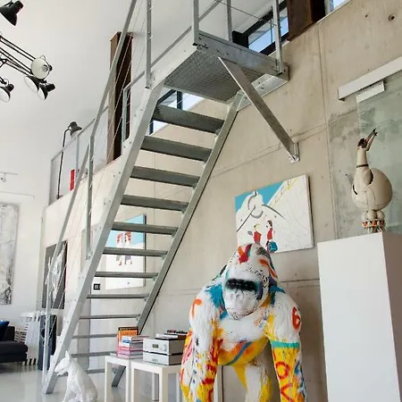 ヴィラ Modern Art Studio